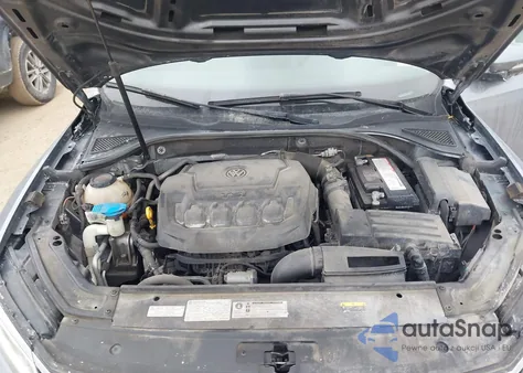 2018 Volkswagen Passat 2.0T R-Line/2.0T S z USA, uszkodzony, nr VIN 1VWAA7A37JC014607